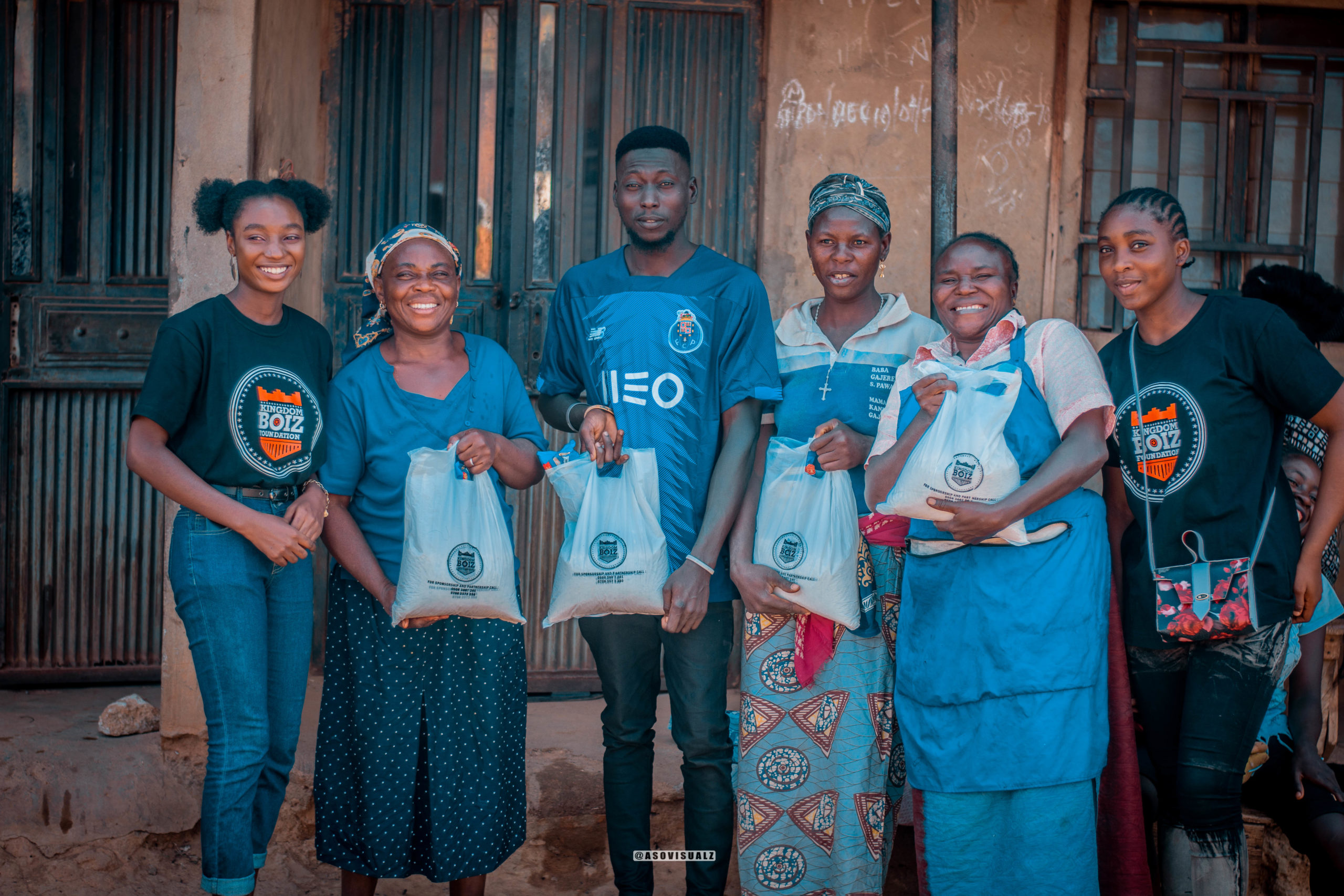 Kingdomboiz Foundation Gives Food Items To A Community In Kaduna (Photos)